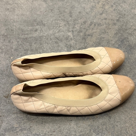 Stuart Weitzman Tan Quilted Flats - Picture 2 of 6